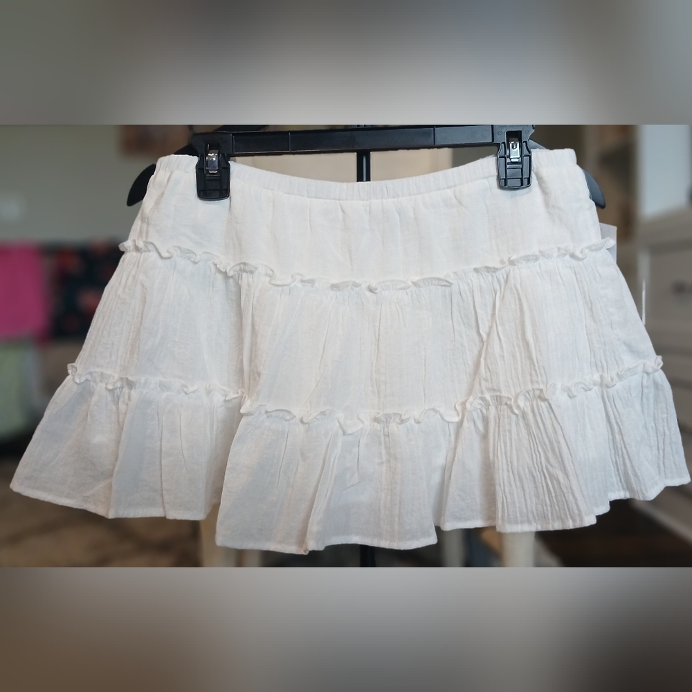 🤍Elegant White Tiered Skirt🤍